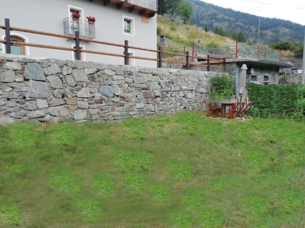 Pays Du Grand St Bernard Saint-Rhemy-En-Bosses Exterior foto