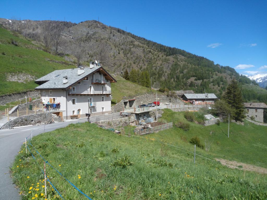 Pays Du Grand St Bernard Saint-Rhemy-En-Bosses Exterior foto